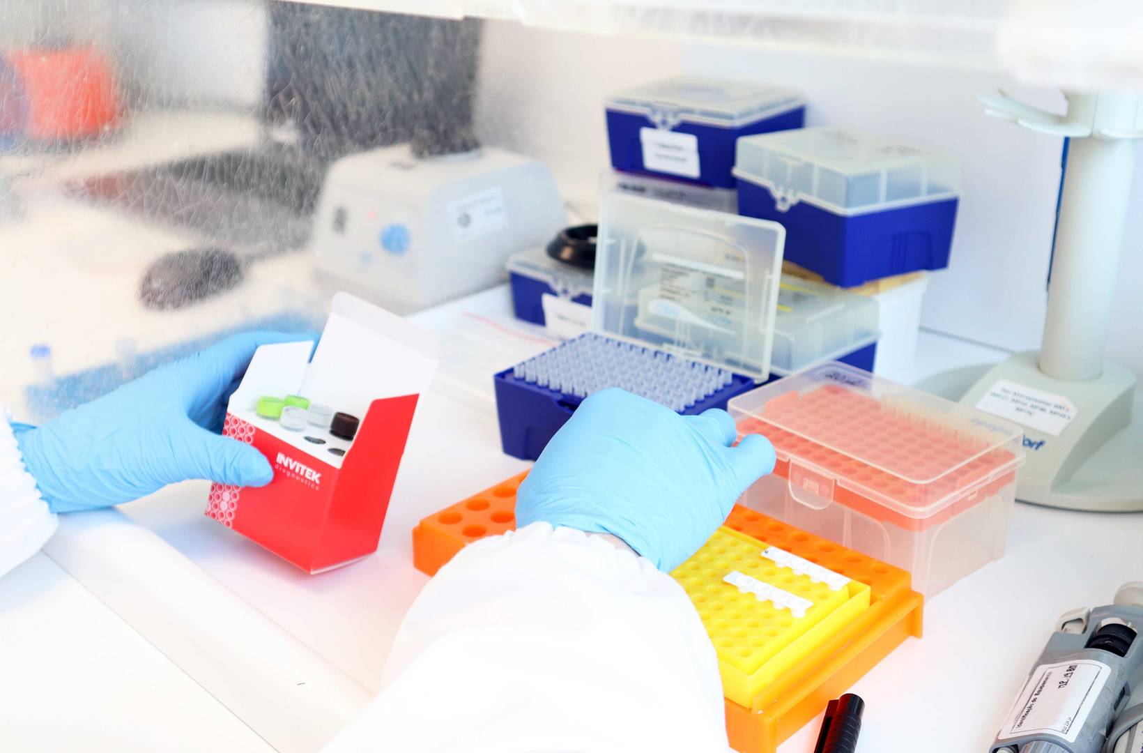 InviScreen PCR product box