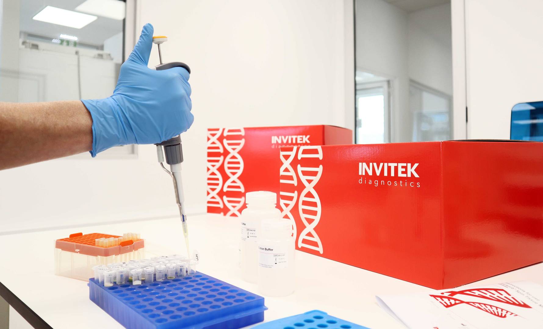 InviSorb kit box in lab