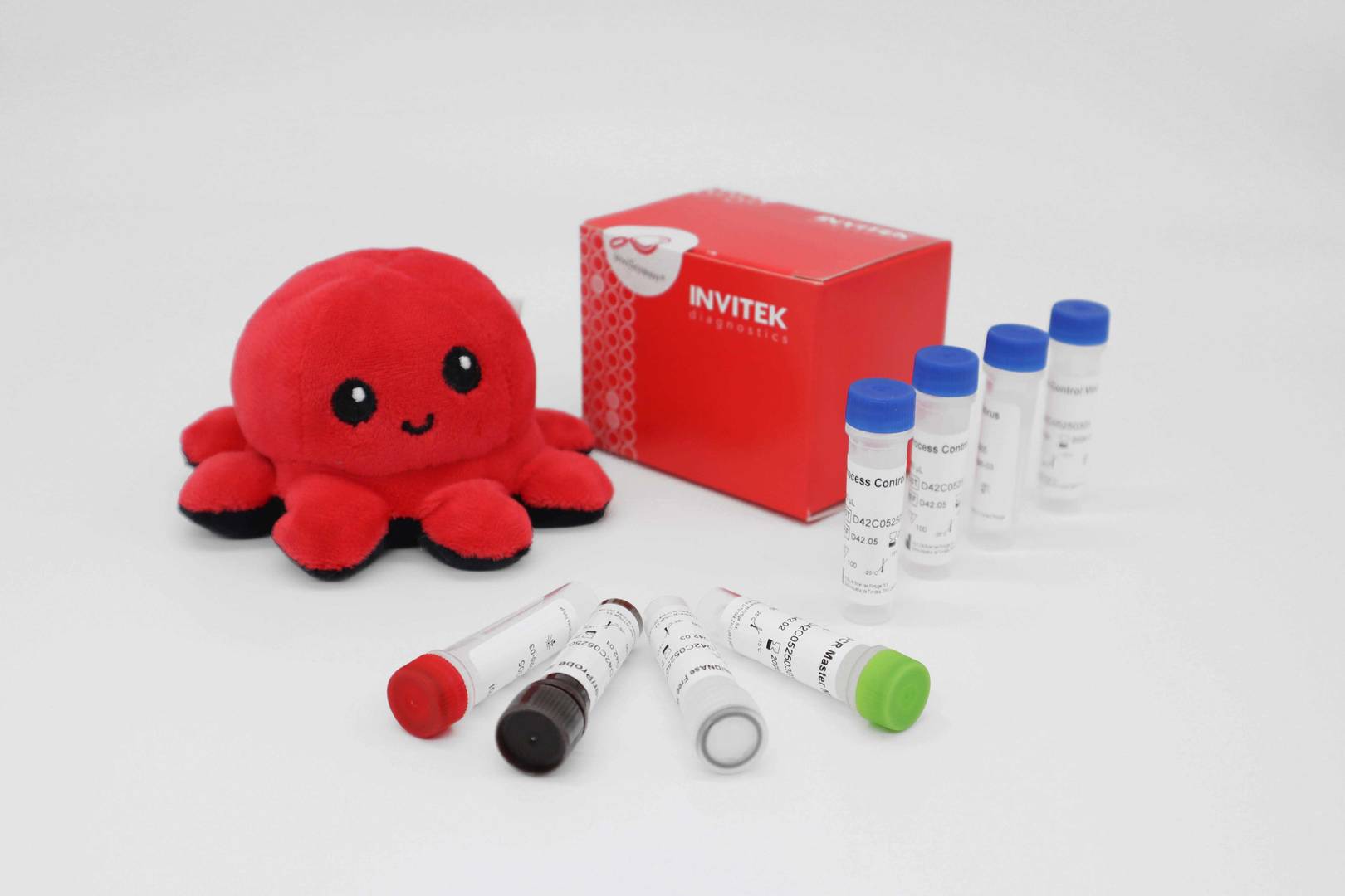 Box packaging of the InviScreen® Hepatitis A Virus Detection Kit with reagents and process control virus.